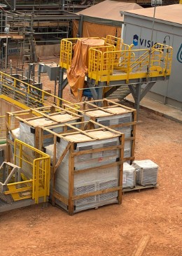 Preparação da área para instalação dos equipamentos Eco Split Carrier.